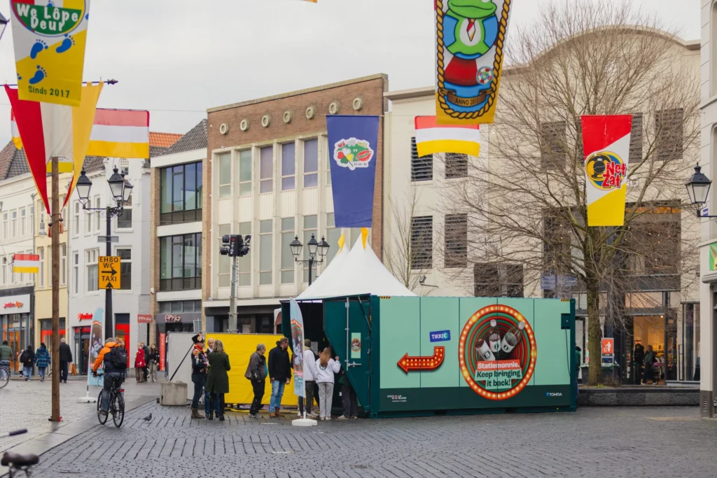 Carnaval proef met bulkmachine in Den Bosch